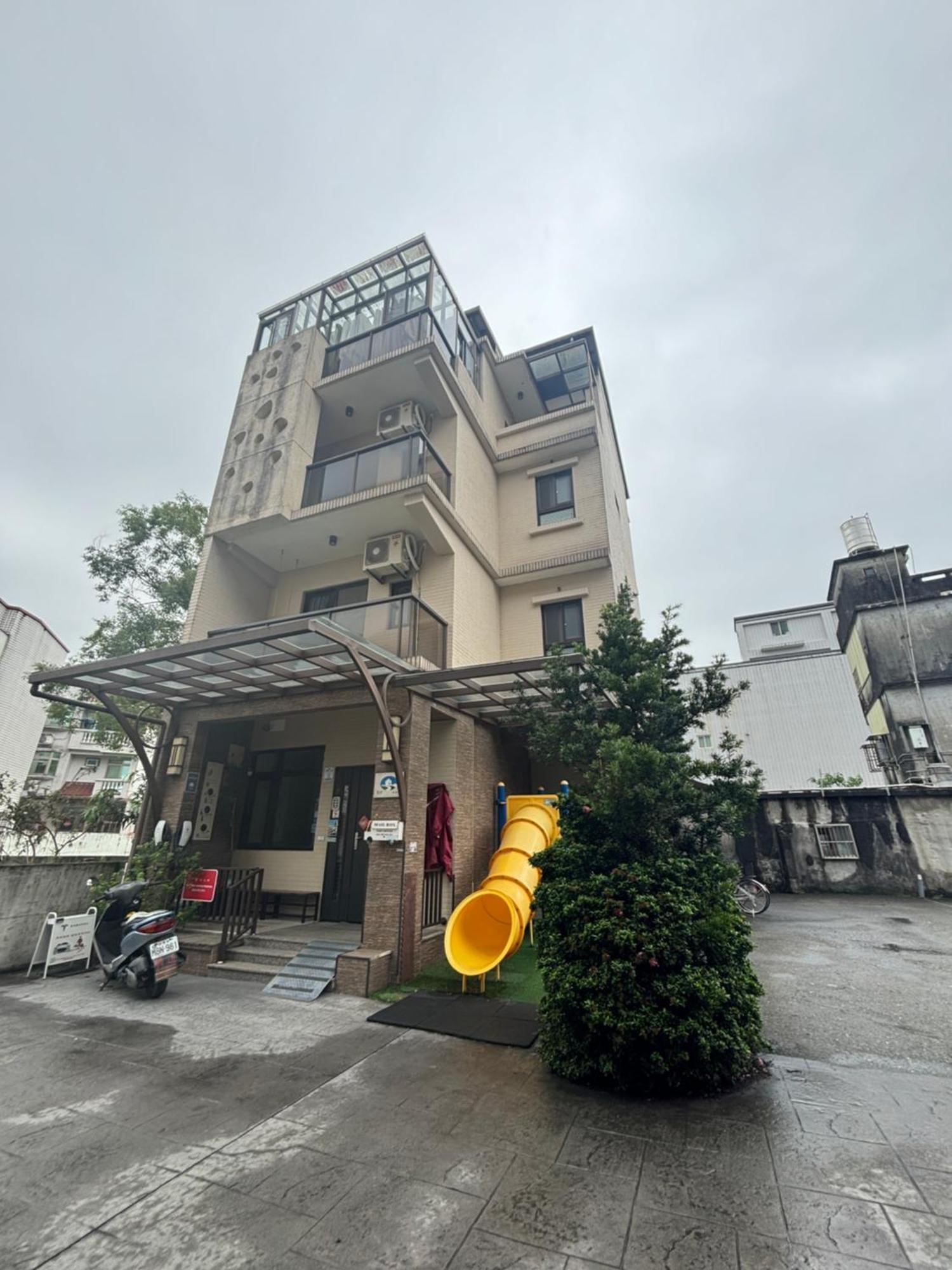 羅東木村電梯民宿Luodong Tree BnB 雲朵朵二館 Ngoại thất bức ảnh