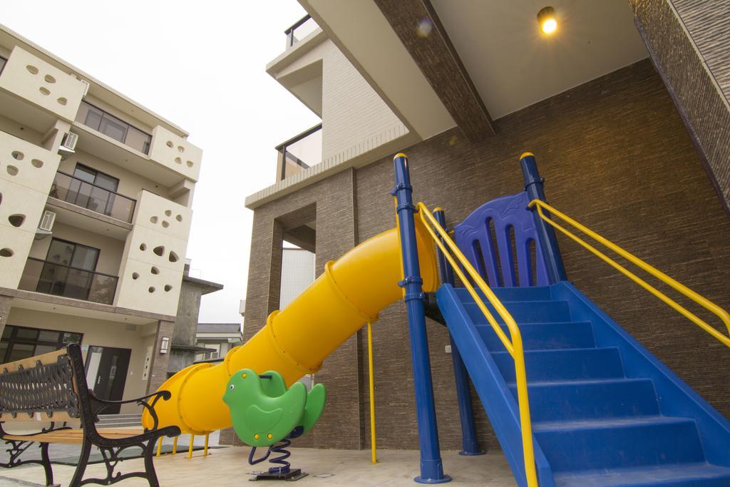 羅東木村電梯民宿Luodong Tree BnB 雲朵朵二館 Ngoại thất bức ảnh