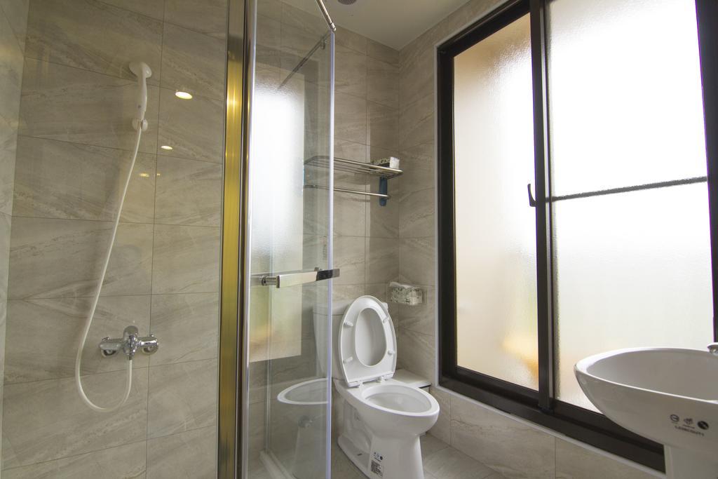 羅東木村電梯民宿Luodong Tree BnB 雲朵朵二館 Ngoại thất bức ảnh