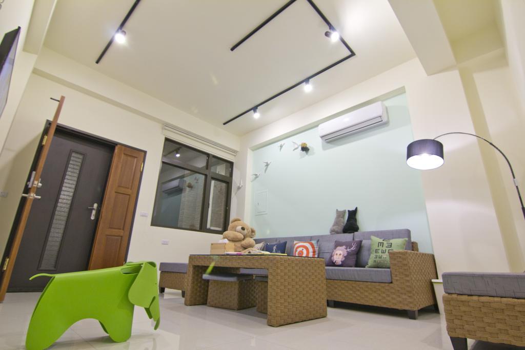 羅東木村電梯民宿Luodong Tree BnB 雲朵朵二館 Ngoại thất bức ảnh