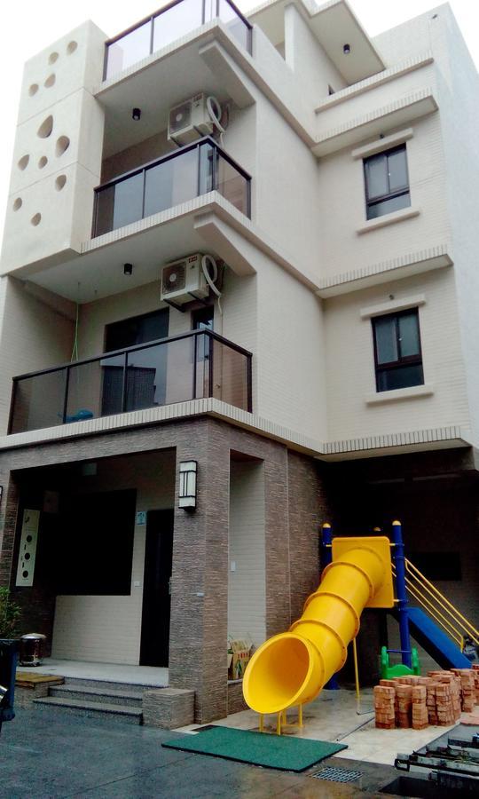 羅東木村電梯民宿Luodong Tree BnB 雲朵朵二館 Ngoại thất bức ảnh